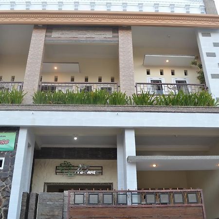 Griya Nelwan Guest House Malang Eksteriør billede