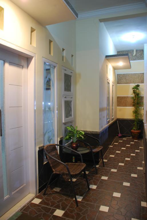 Griya Nelwan Guest House Malang Eksteriør billede